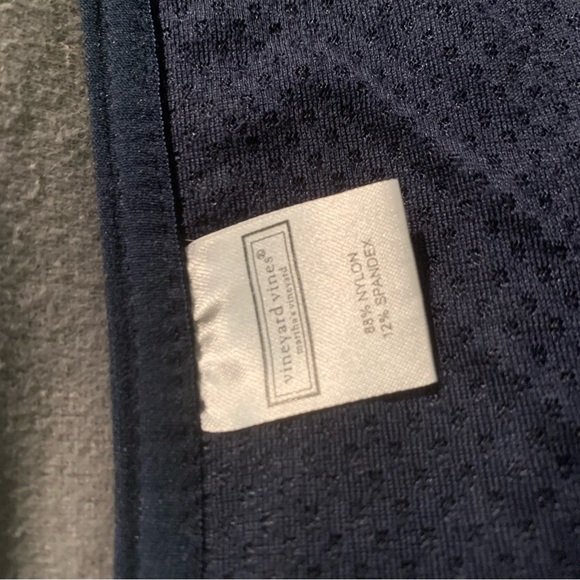 Lightweight Vineyard Vines jacket. Large. - Picture 5 of 6